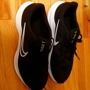 Nike Downshifter shoes size 9.5